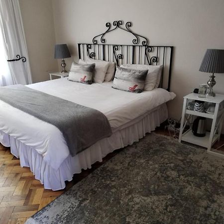 The Riverhouse Guesthouse Есткорт Екстер'єр фото