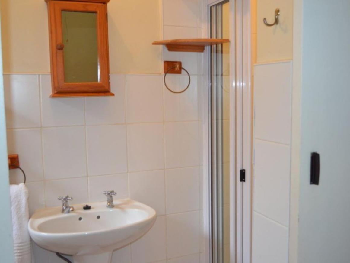 The Riverhouse Guesthouse Есткорт Екстер'єр фото
