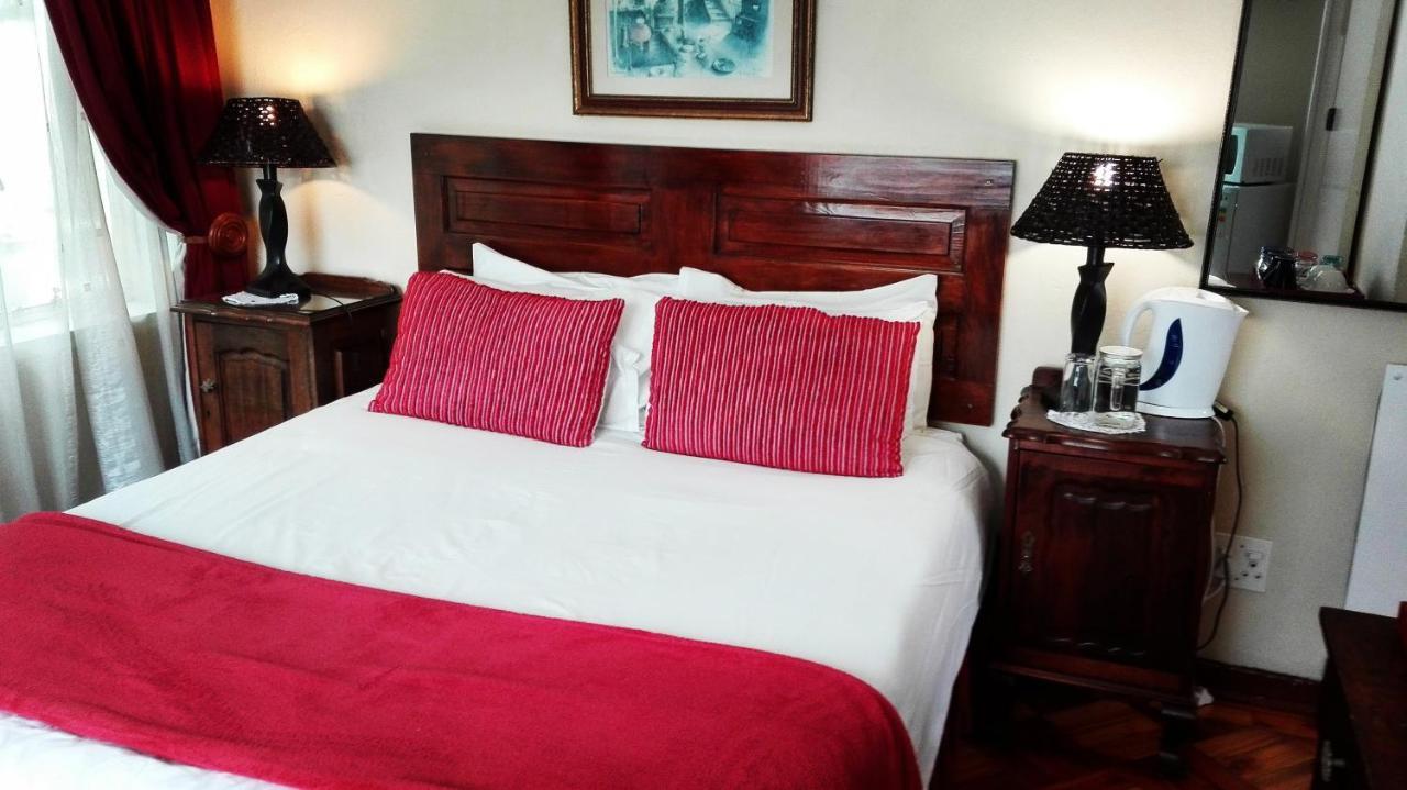 The Riverhouse Guesthouse Есткорт Екстер'єр фото