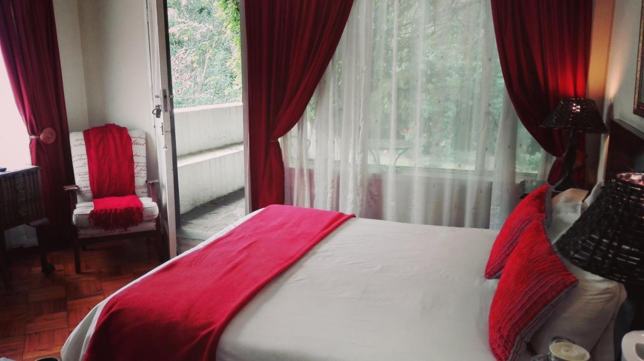 The Riverhouse Guesthouse Есткорт Екстер'єр фото